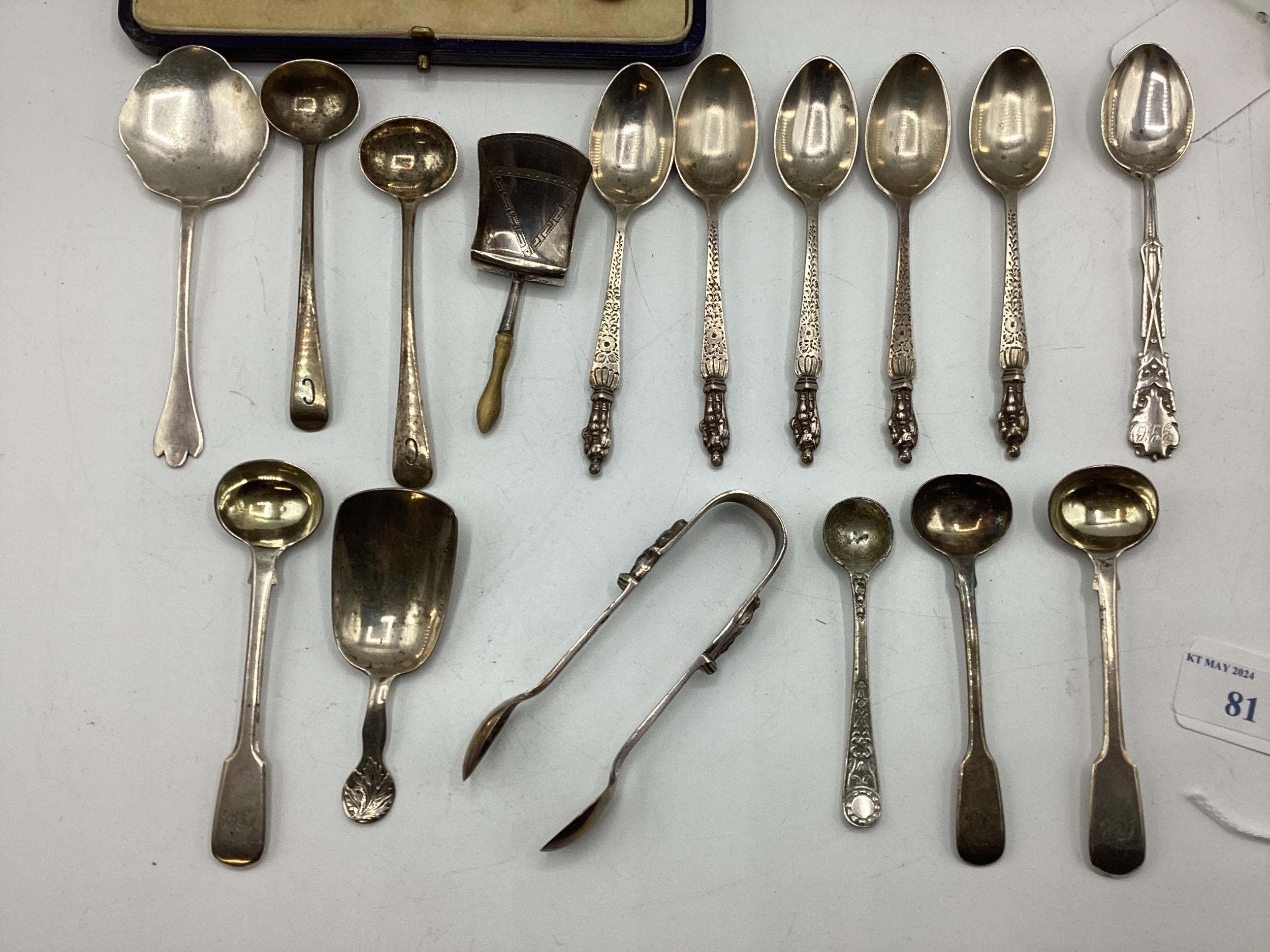 A collection of sterling silver and white metal items to include a boxed set of coffee spoons. - Image 2 of 8