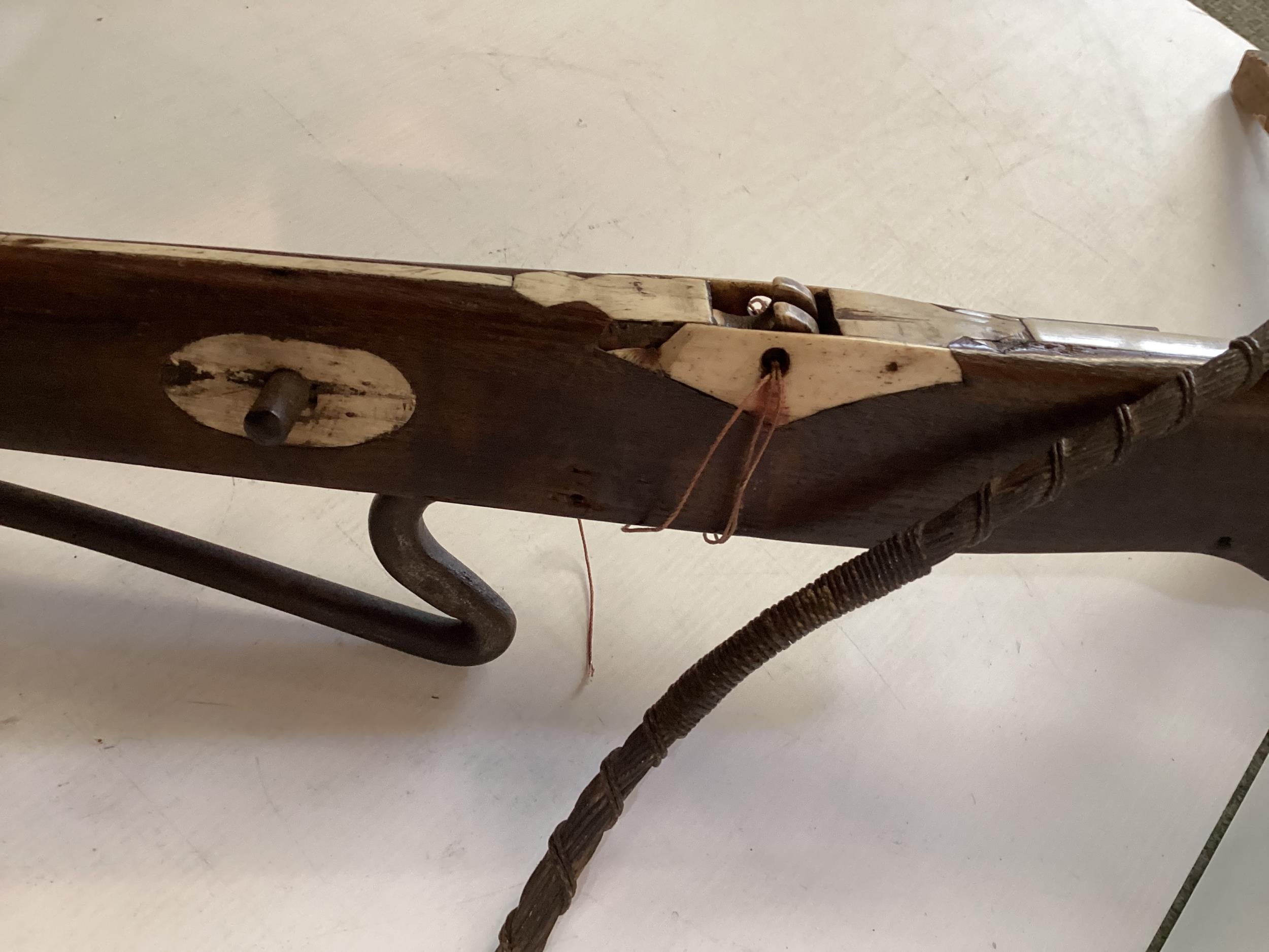 A crossbow - Image 3 of 3
