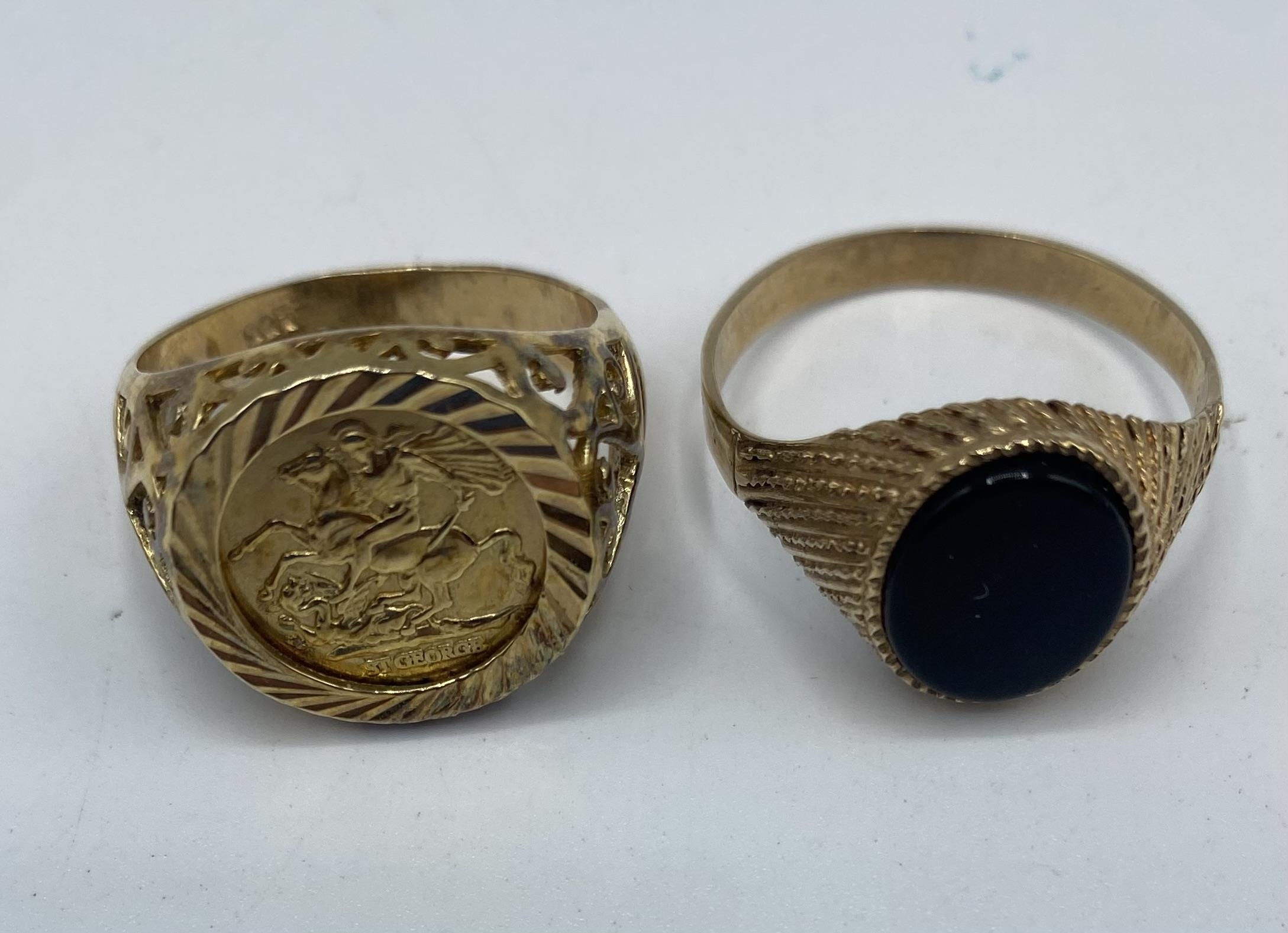An unmarked yellow metal onyx set gents signet ring together with an unmarked yellow metal band, a - Image 4 of 7