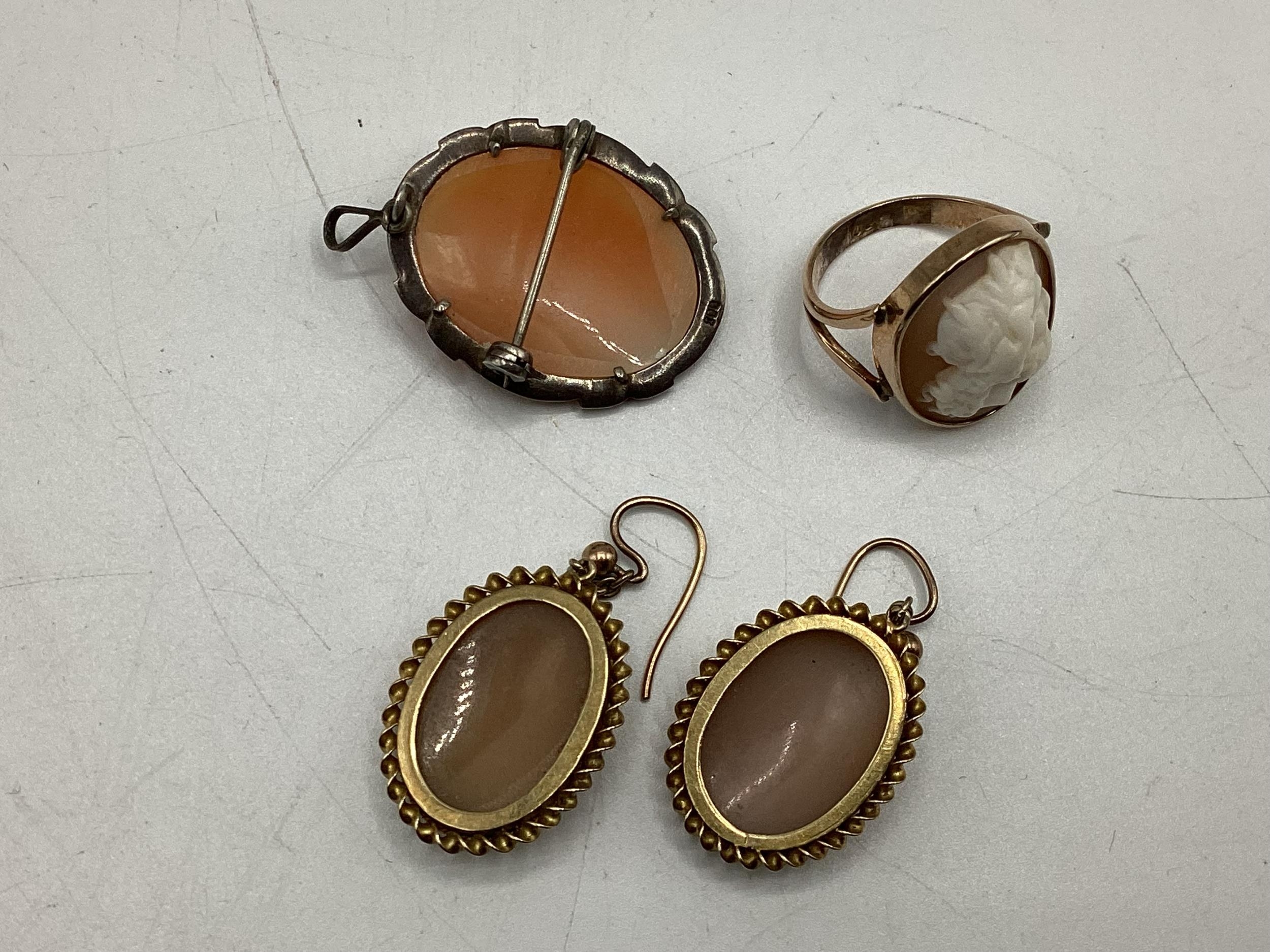 A 9ct gold, shell cameo ring, together with a pair of unmarked yellow metal shell cameo earrings and - Image 2 of 4