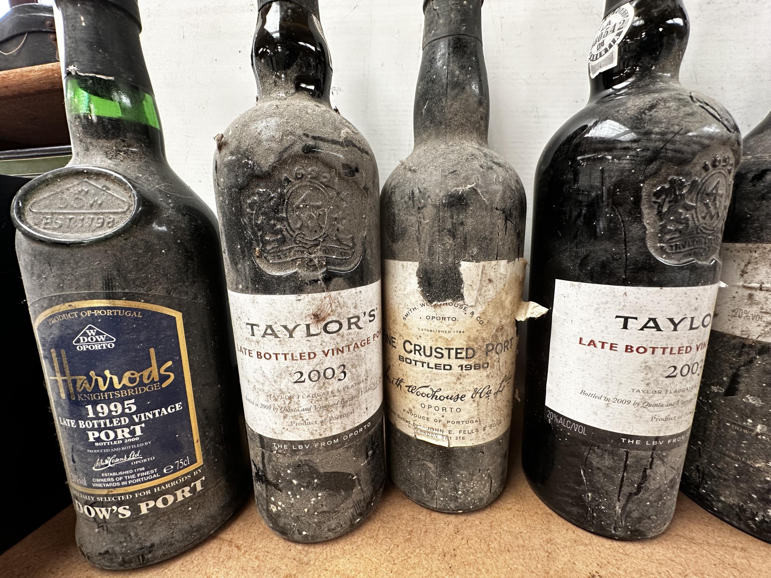 Four bottles of Fine Crusted Port, Smith Woodhouse & Co, Oporto Bottled 1980, Harrods 1995 Late - Image 4 of 5