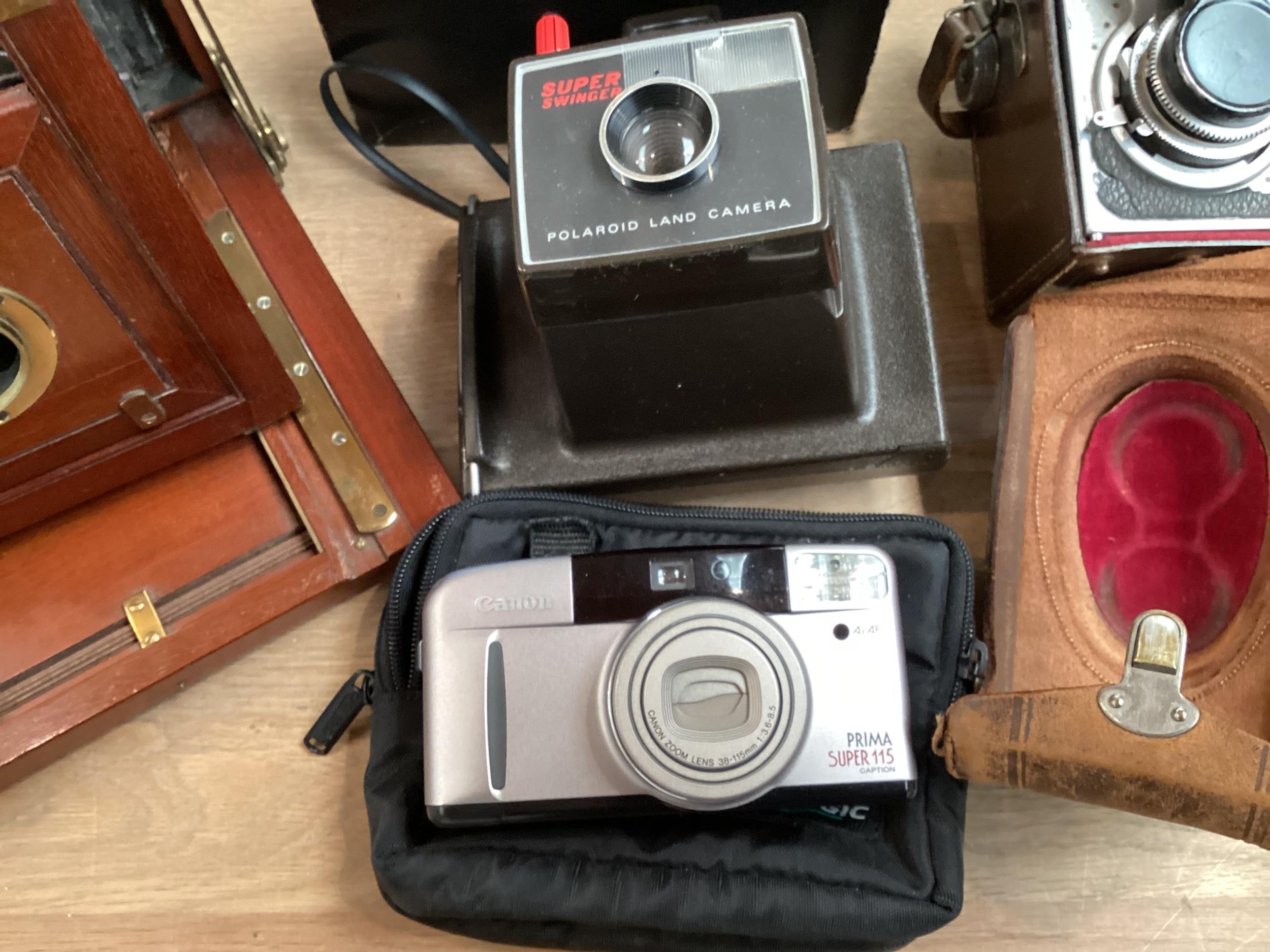 A quantity of vintage cameras including a Marion & Co, 22 & 23 Soho Square, London W, see images - Image 3 of 8