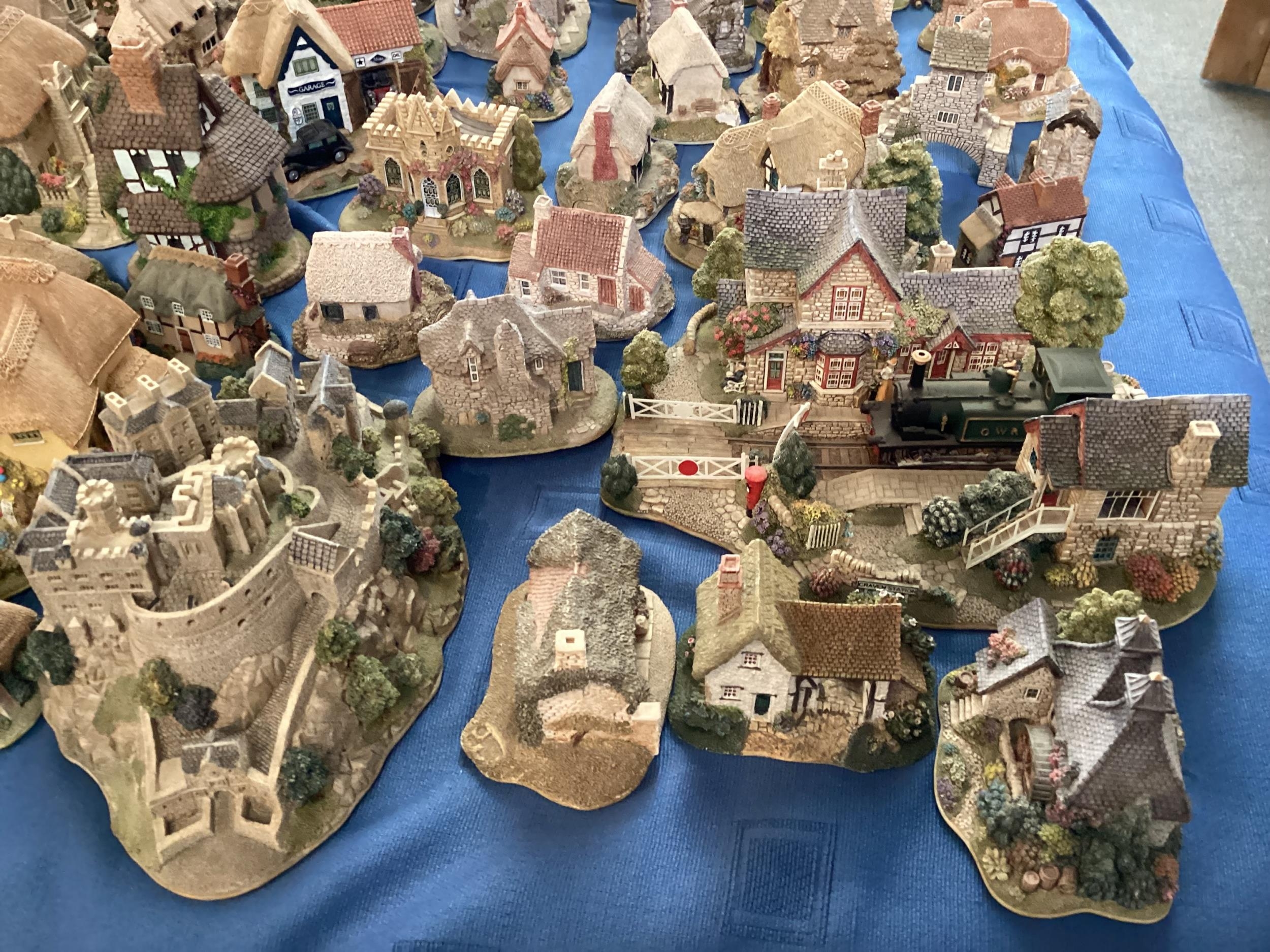 A quantity of Lilliput Lane, see all images - Image 3 of 13
