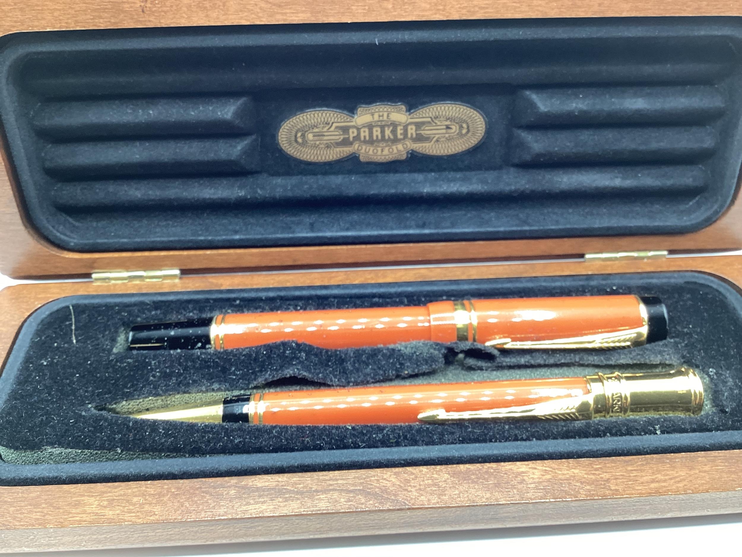 A Parker Duofold Special Edition Orange Fountain pen and ball point, with original case. - Image 2 of 4