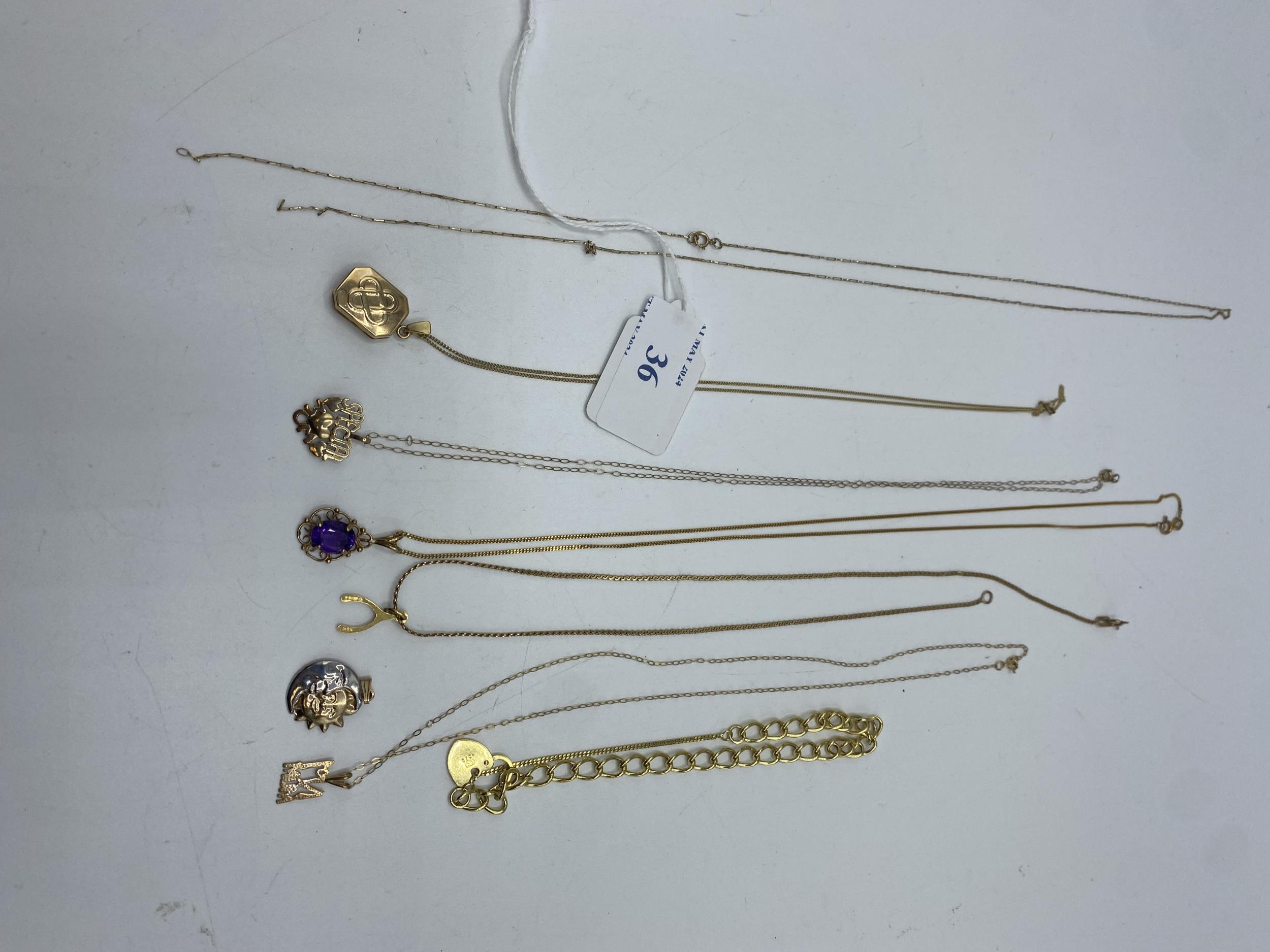 A collection of 9ct gold items together with an unmarked yellow metal amethyst set pendant. Total - Image 5 of 6