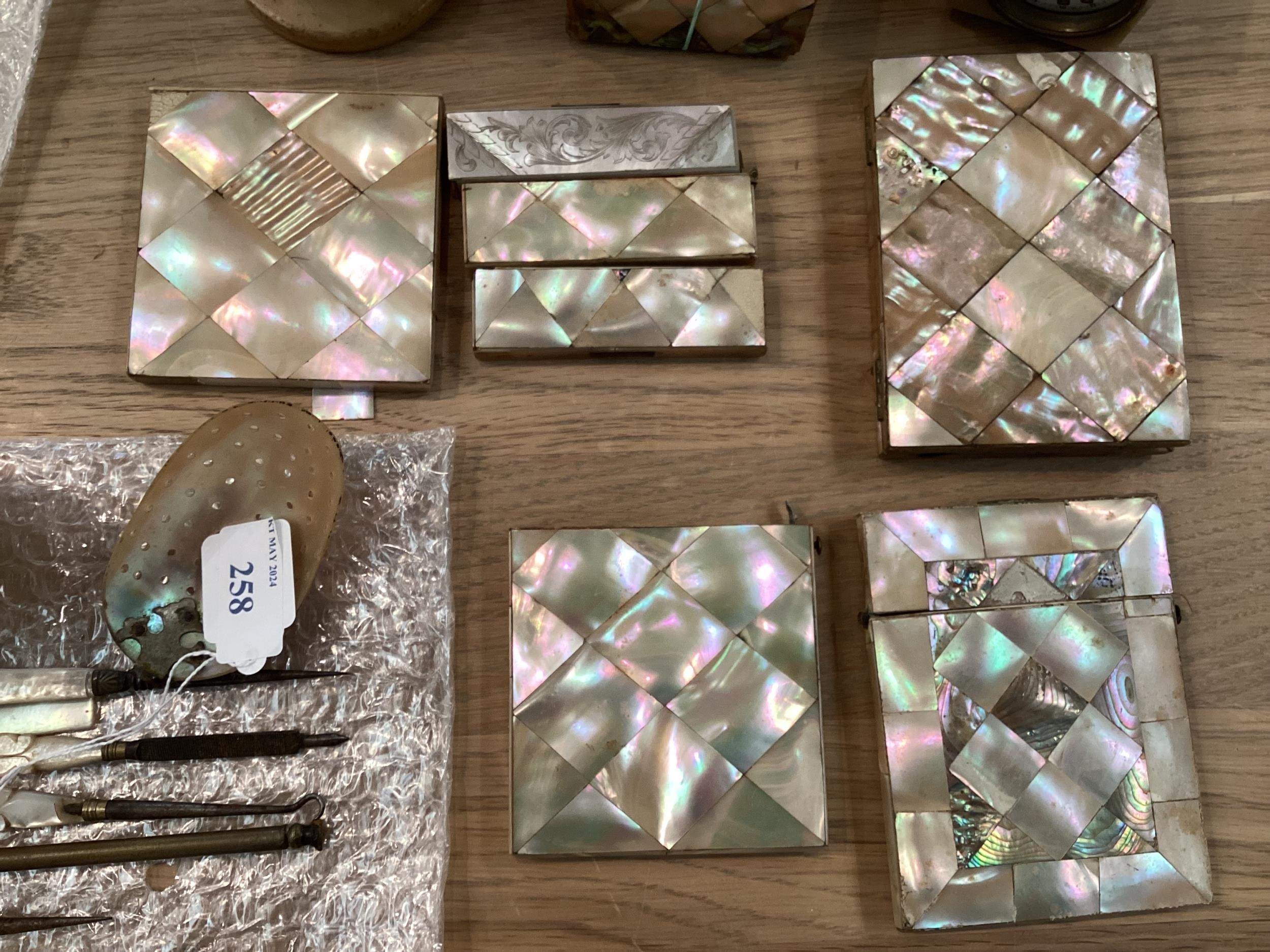 A quantity of Mother of Pearl items, see all images for details - Image 8 of 12