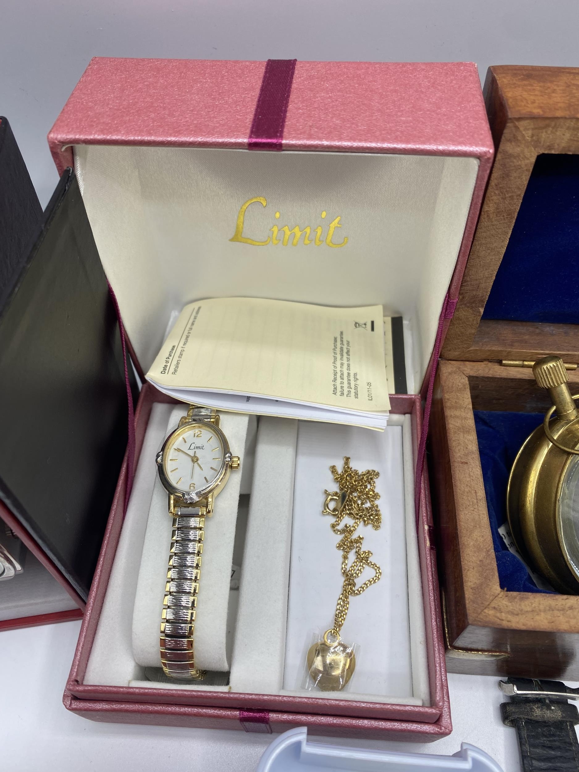 A collection of High Street fashion and vintage watches to include Smiths. - Image 8 of 10