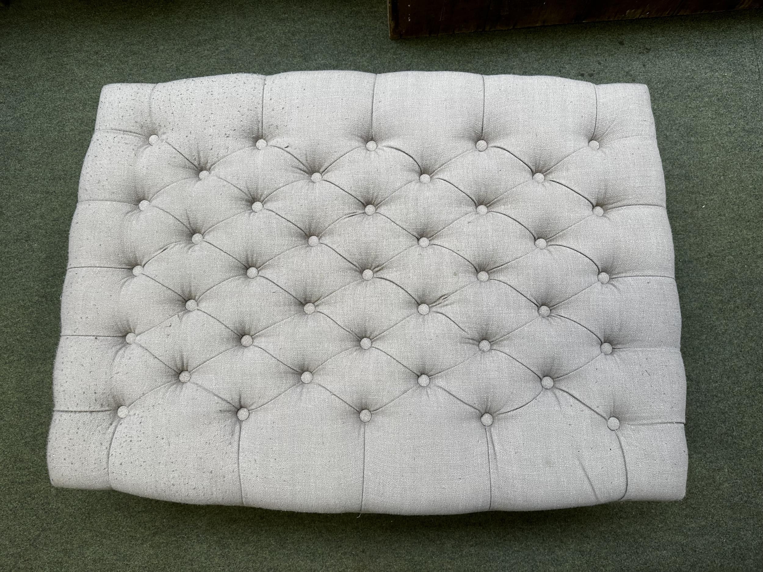 A modern Oka style foot stool with buttoned upholstery, 105 x 74cm - Image 4 of 4