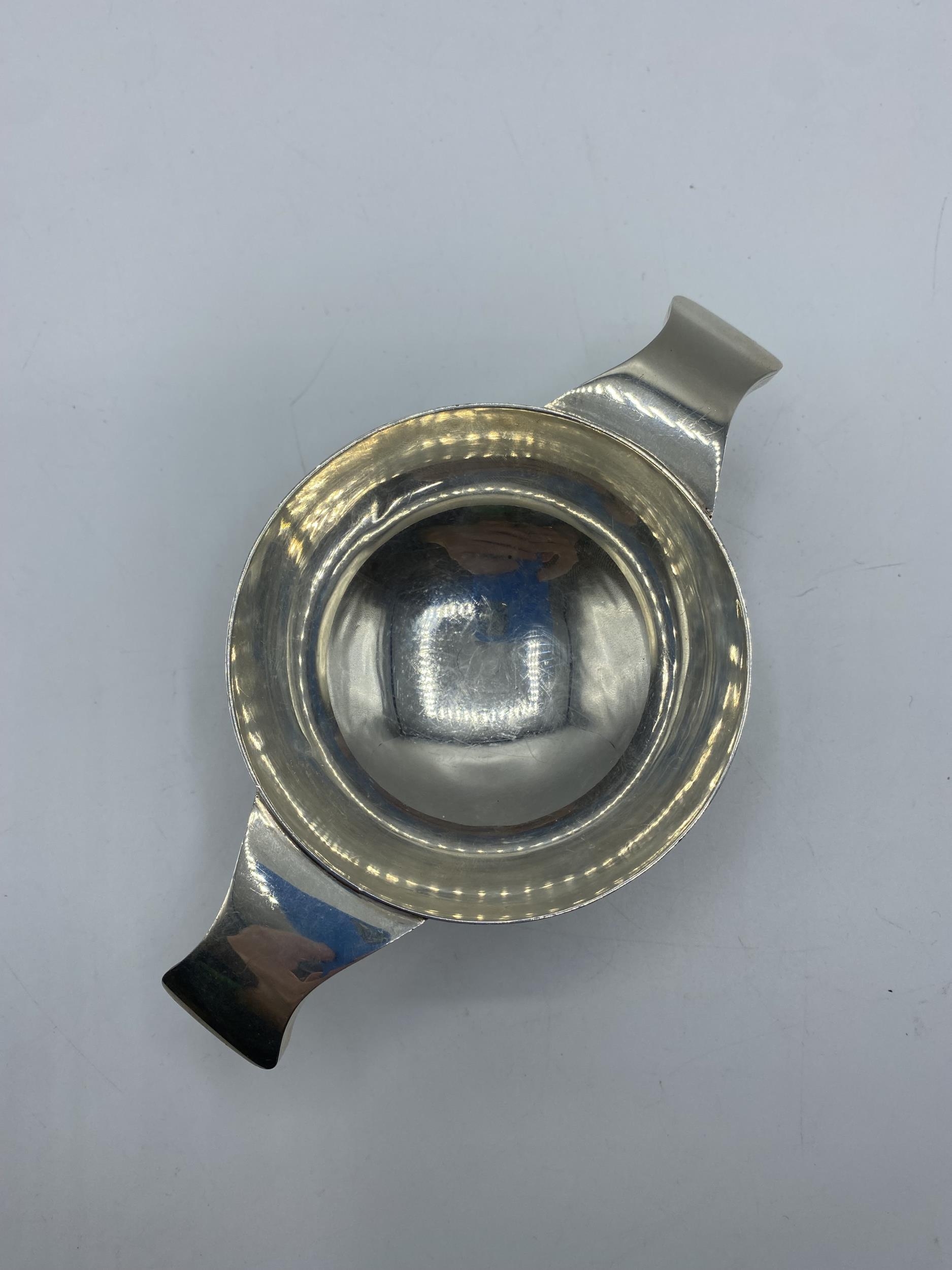 A Scottish sterling silver Quaich by A & G Cairncross, Edinburgh 1968. 151g. - Image 3 of 6