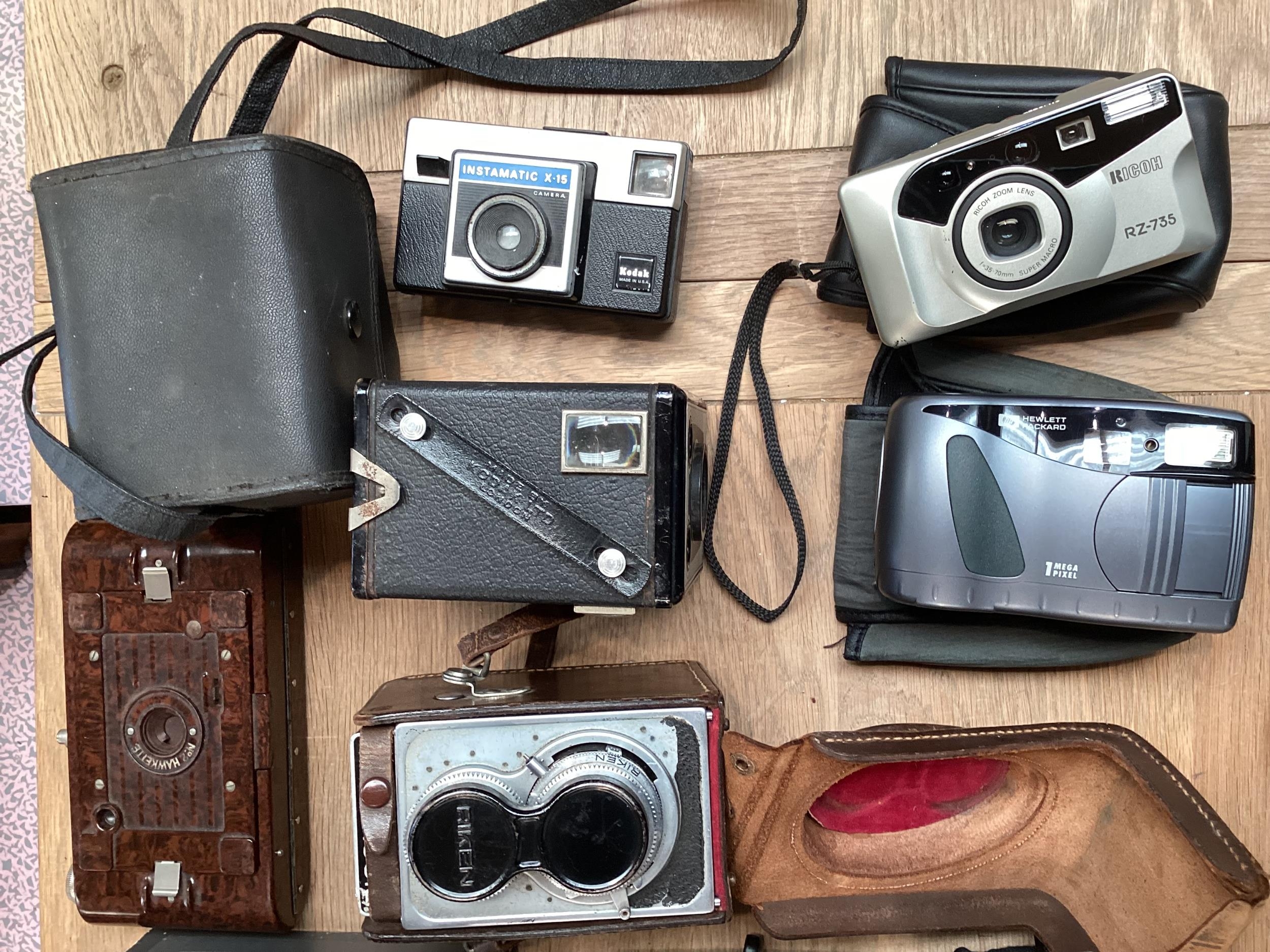 A quantity of vintage cameras including a Marion & Co, 22 & 23 Soho Square, London W, see images - Image 4 of 8