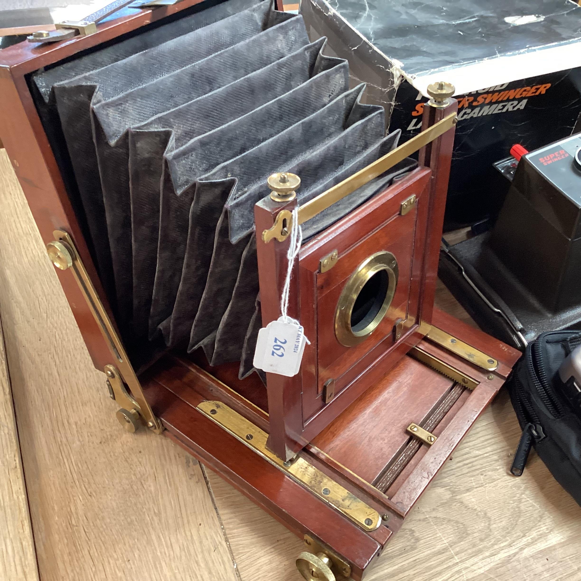 A quantity of vintage cameras including a Marion & Co, 22 & 23 Soho Square, London W, see images - Image 8 of 8