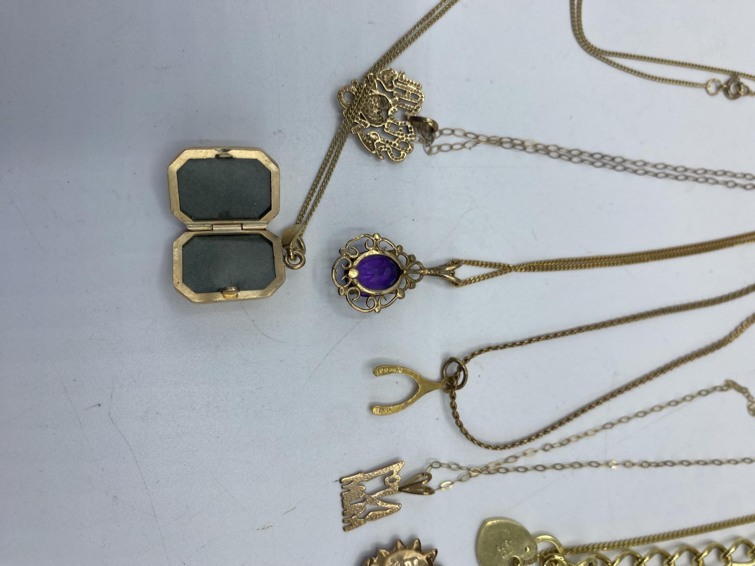 A collection of 9ct gold items together with an unmarked yellow metal amethyst set pendant. Total - Image 4 of 6