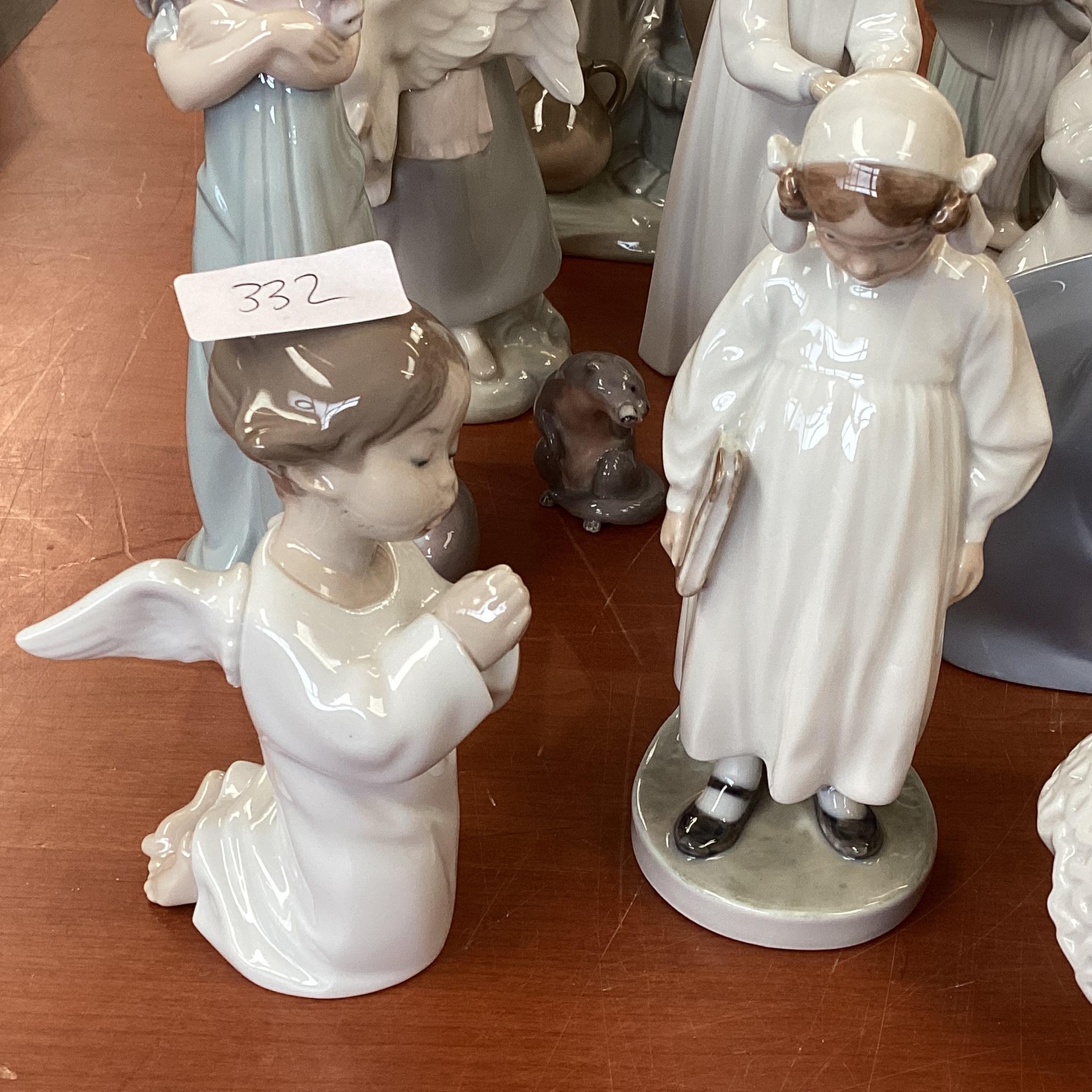 A quantity of Lladro figures - Image 9 of 10