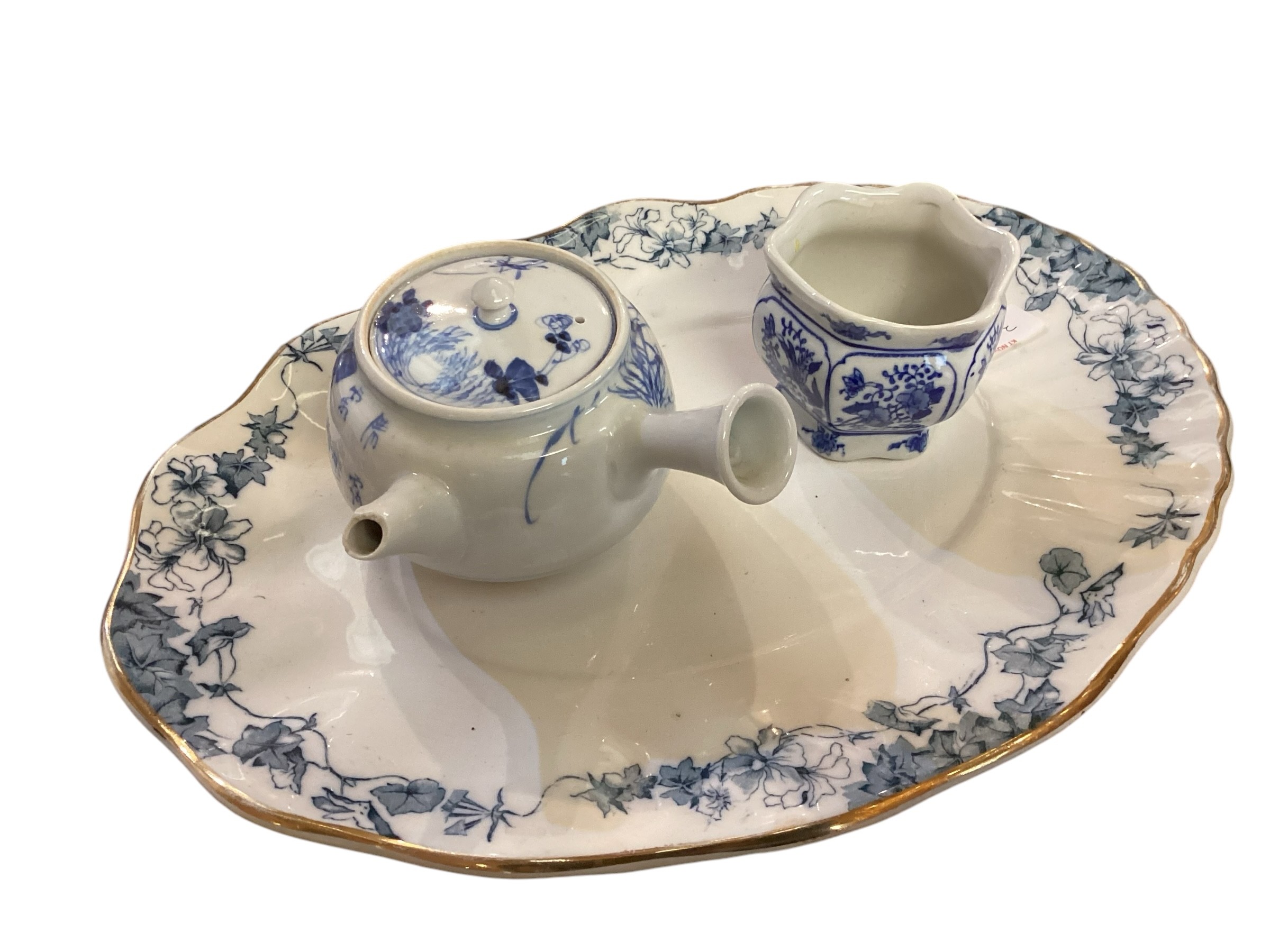 A quantity of Royal Worcester and Royal Tuscan tea cups and saucers, part sets, and a blue and white - Image 7 of 7