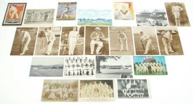 Modern postcards. A good quantity of mainly modern cricket postcards and odd greetings cards. Series