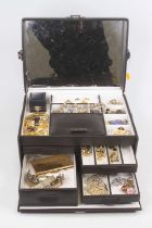 A modern faux leather fitted jewellery box and contents of assorted costume, to include various gilt