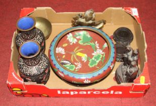 A collection of oriental items to include polished brass figure of a Tibetan deity, height 15cm, a