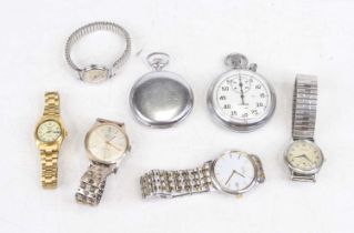 A gentleman's Citizen Ecodrive quartz wristwatch, having circular white dial with date aperture