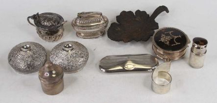 A mixed lot to include silver and tortoiseshell ring box, silver mustard with blue glass liner,