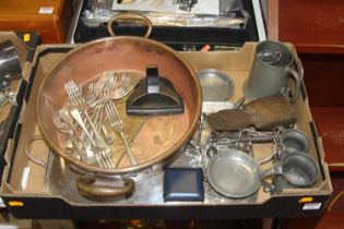 A collection of metalware, to include silver plated flatware, Victorian copper jam pan, pewter