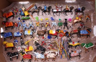 One tray of Timpo, Britains and Sacul vintage medieval figures to include various cavalry and