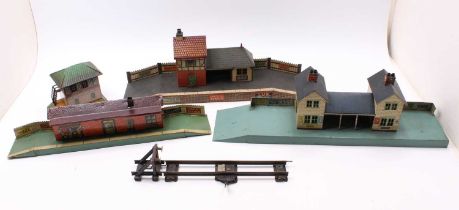 Large tray containing Bing 0-gauge buildings: Station with central canopy and two attached