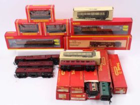 Tray of Rovex/Triang & Hornby coaches: One each LMS 1st & 3rd class red coaches in Rovex Richmond