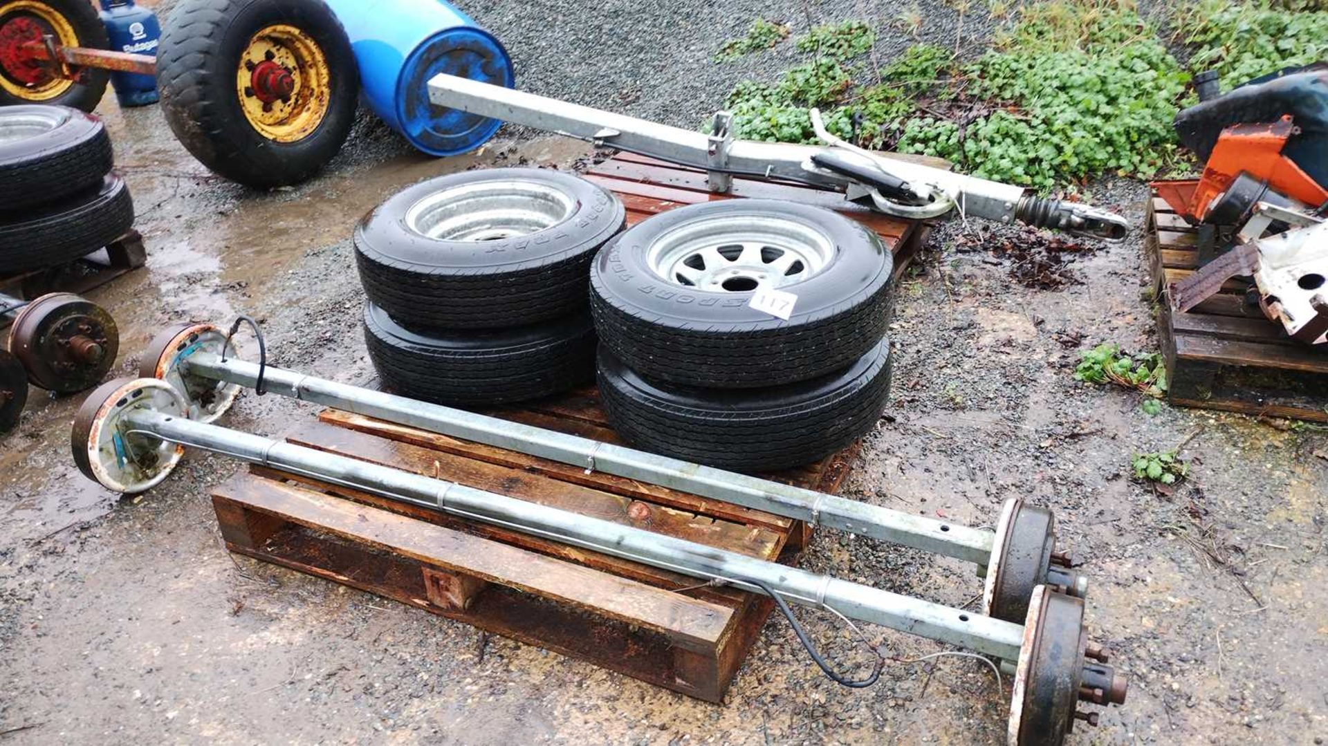 2 Axles and Wheels (Located in Buxhall) (No VAT) - Bild 2 aus 4