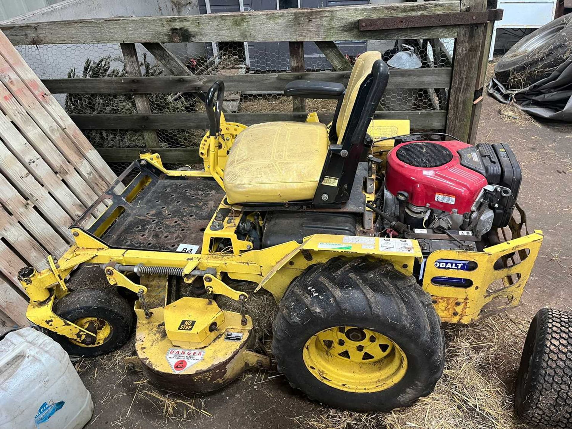 Cheriot Jr Great Dane, zero turn petrol mower, starts and cuts well. (Located in Brandon) (NO VAT) - Image 6 of 8