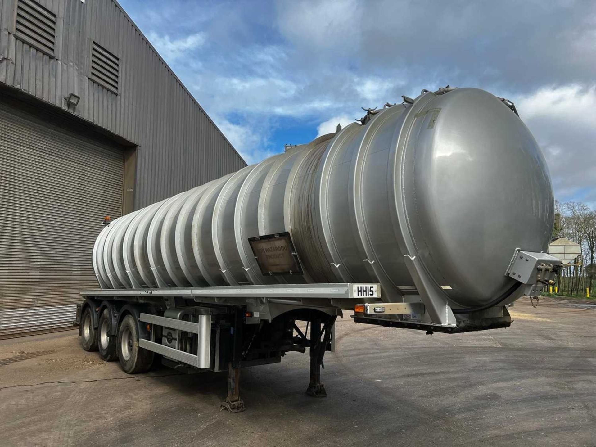 33,000 litre Crossland weight Vacuum Tanker (Year 2014). With a Jurop Vacuum pump with Perkins power