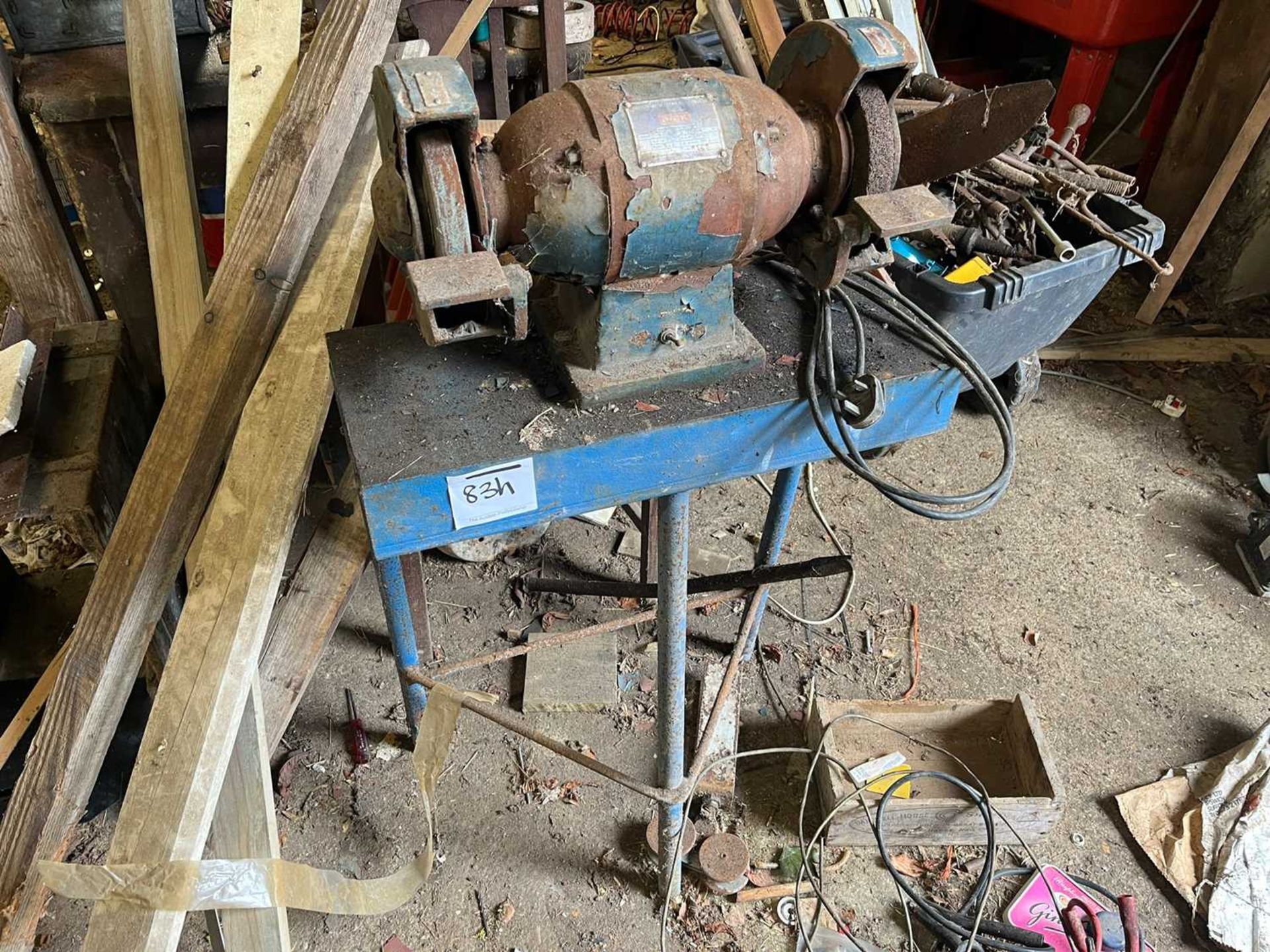 Unik Sharpener mounted on stand (Located in Ousden) (NO VAT) - Image 2 of 5