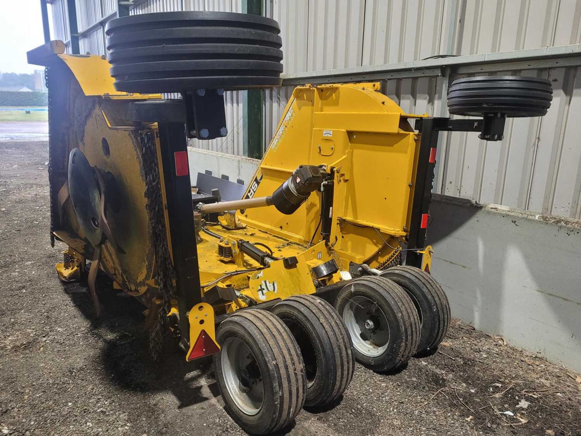 McConnell SR 15/6 topper. Manufactured in 2018. 4.6m Batwing Mower. 3 blades per rotor, 6 wheels ( - Image 3 of 11