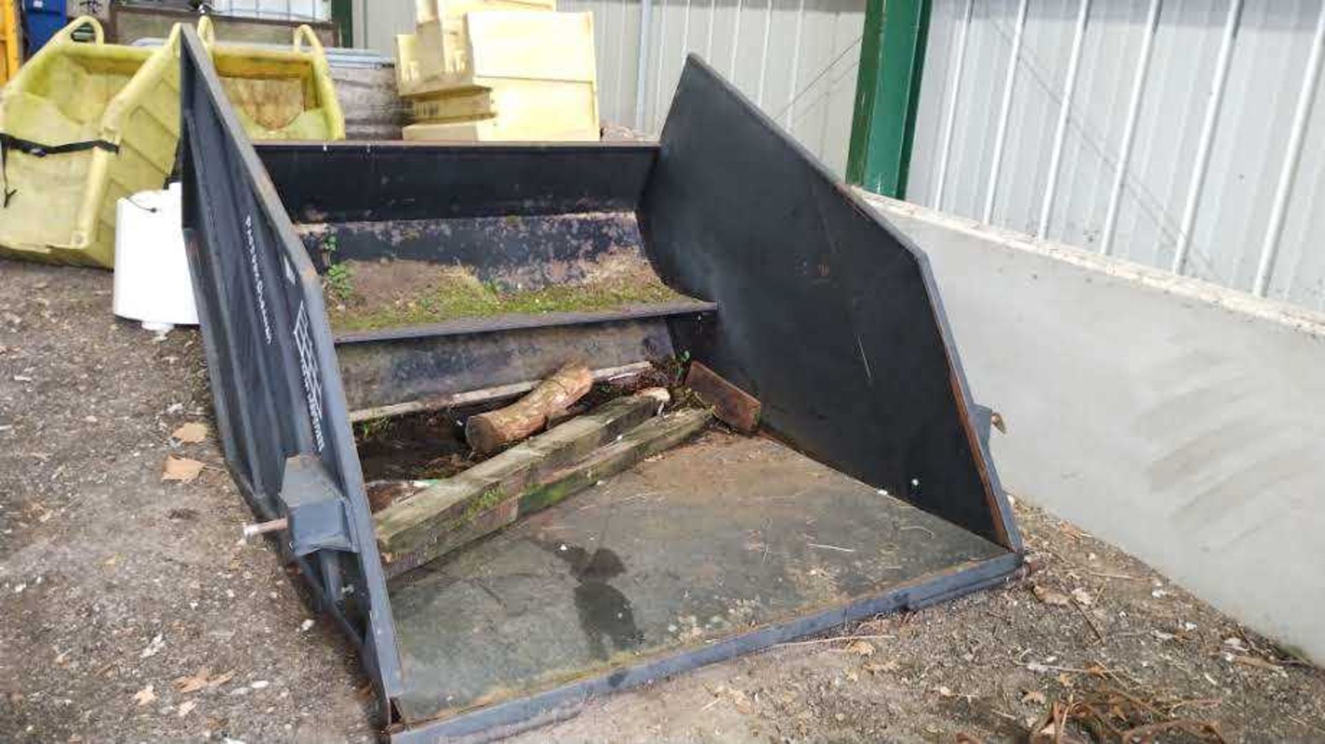 Nicholson PC1800 collector skip (split in top by hinge point) (Located in Euston, Thetford) (VAT) - Bild 7 aus 7