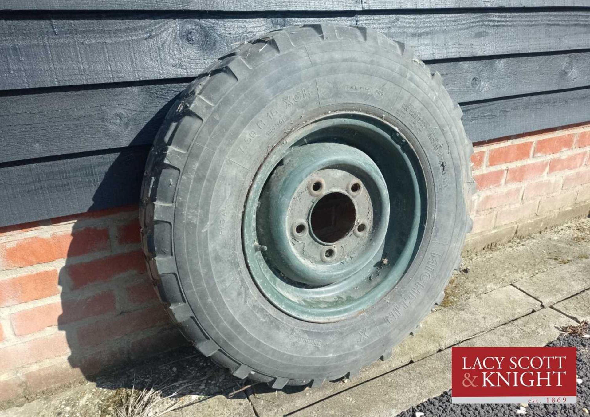 L/R Defender Spare Wheel with Tyre (Michelin X 7.5R 16 XCL) (Located in Rattlesden) (NO VAT)