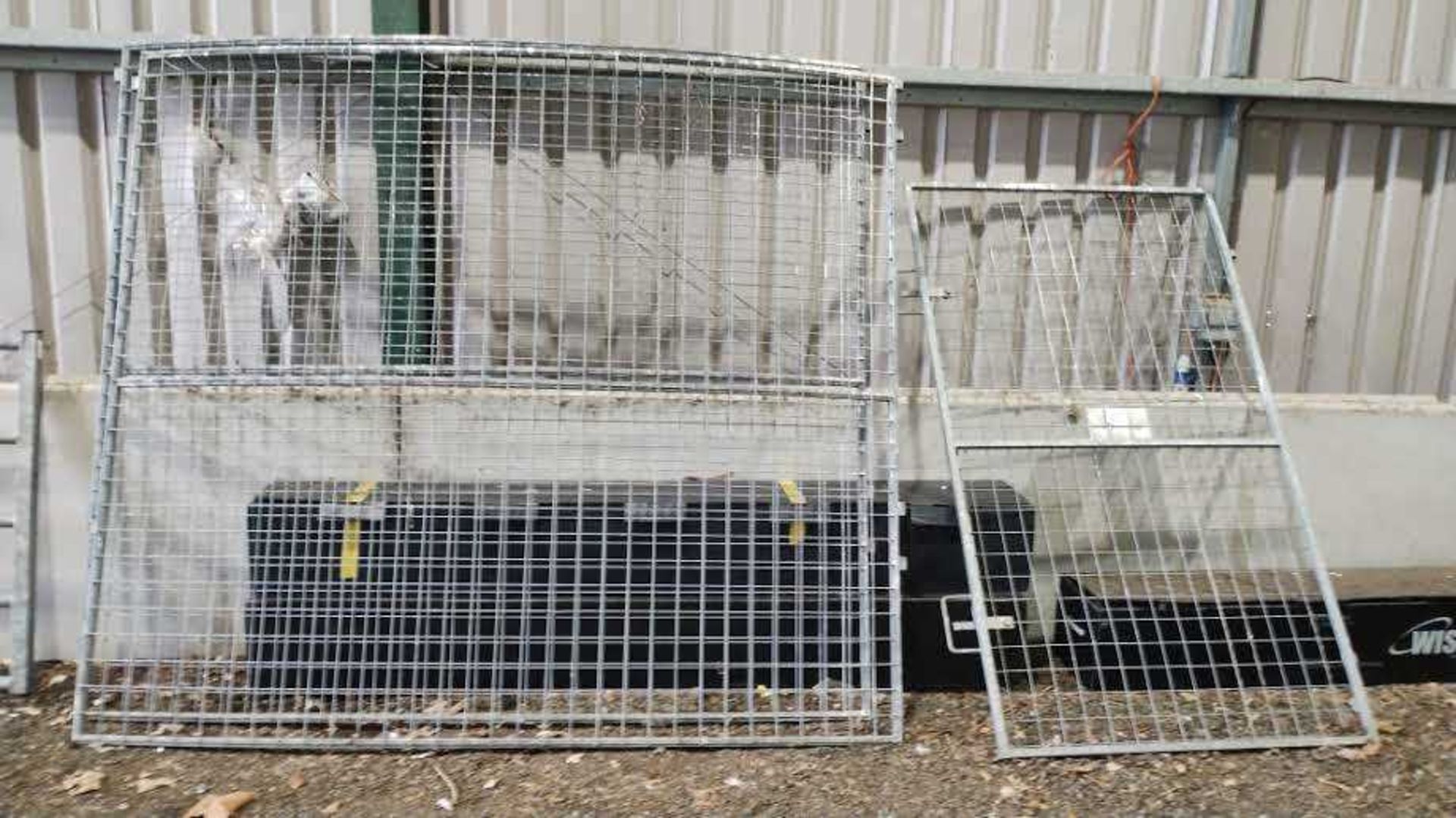 2 x curved horse cage panels and door panel (Located in Euston, Thetford) (VAT) - Image 4 of 5