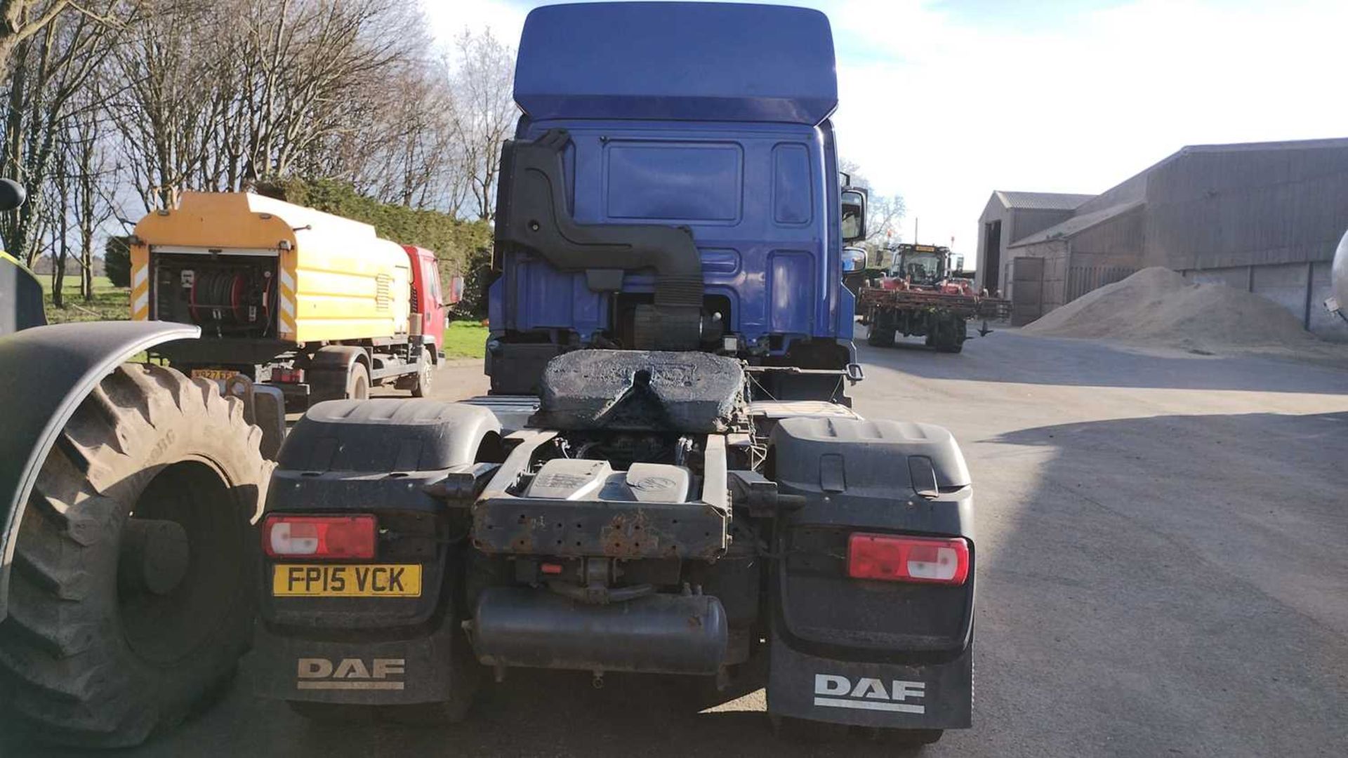 DAF CF 440 Tractor Unit - Complete with Hydraulic Tipping Gear. 429,319 km (Located in Ingham) ( - Bild 7 aus 11