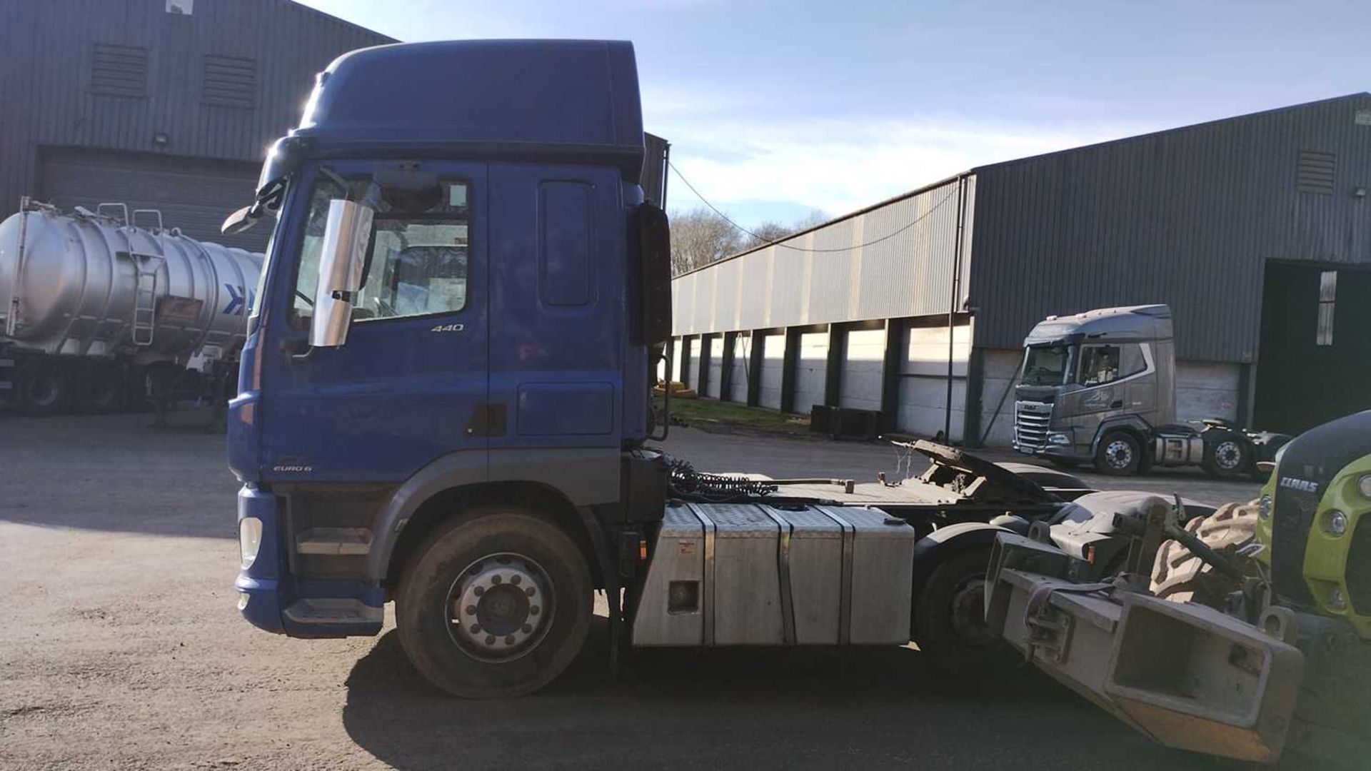 DAF CF 440 Tractor Unit - Complete with Hydraulic Tipping Gear. 429,319 km (Located in Ingham) ( - Bild 6 aus 11