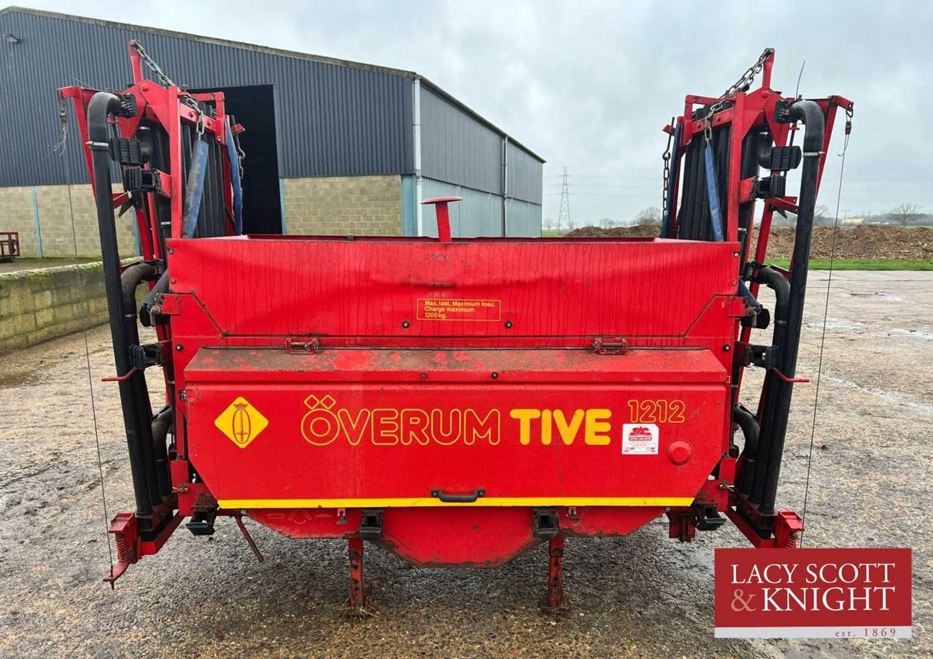 12m Overum Tive Pneumatic Fertiliser Spreader (Located in Barningham) (VAT)