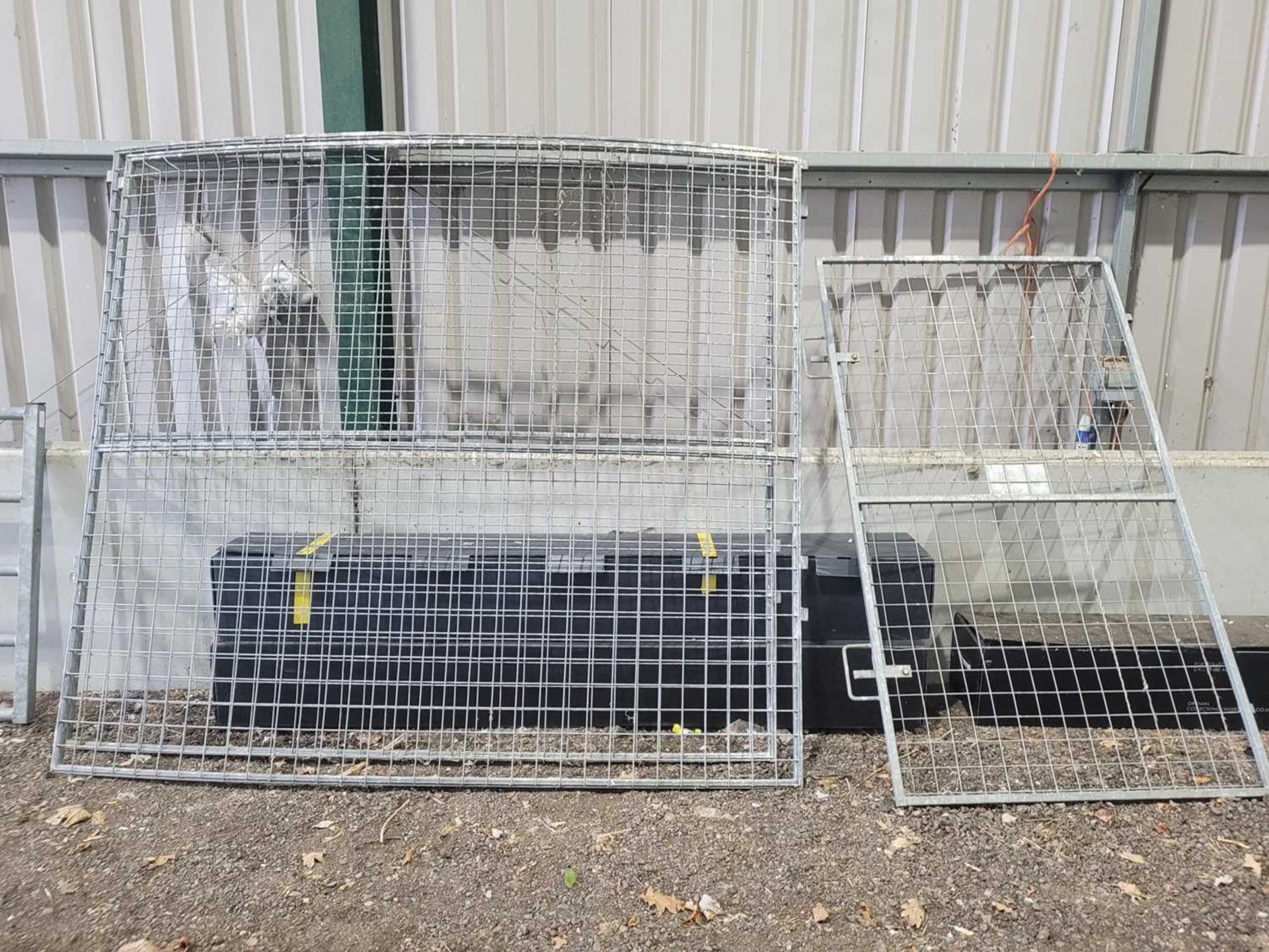 2 x curved horse cage panels and door panel (Located in Euston, Thetford) (VAT) - Image 2 of 5