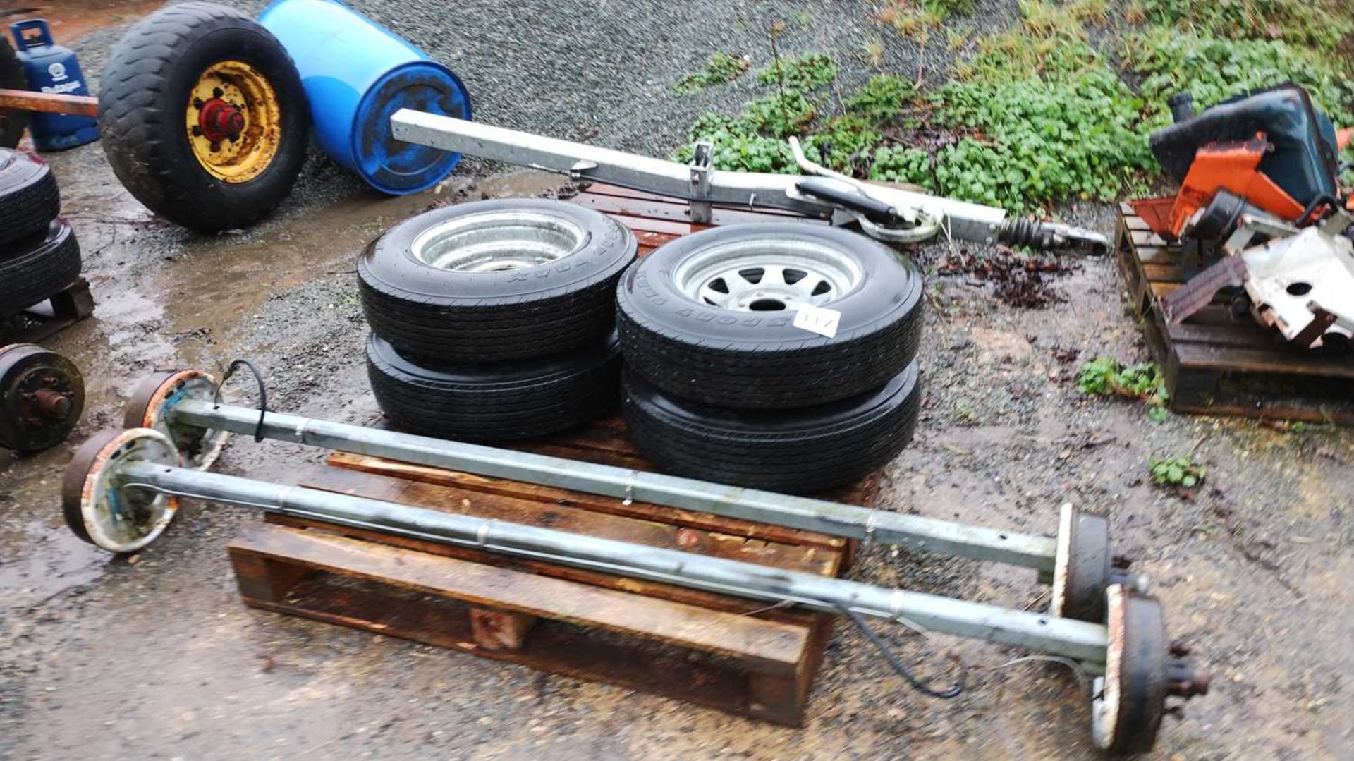 2 Axles and Wheels (Located in Buxhall) (No VAT) - Bild 3 aus 4