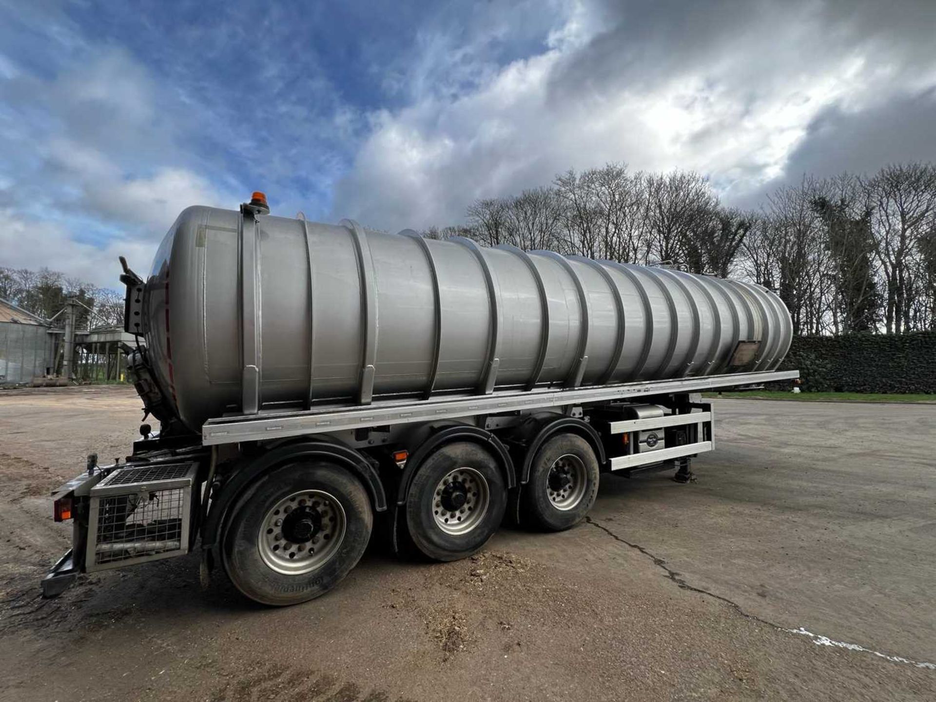 33,000 litre Crossland weight Vacuum Tanker (Year 2014). With a Jurop Vacuum pump with Perkins power - Bild 5 aus 10