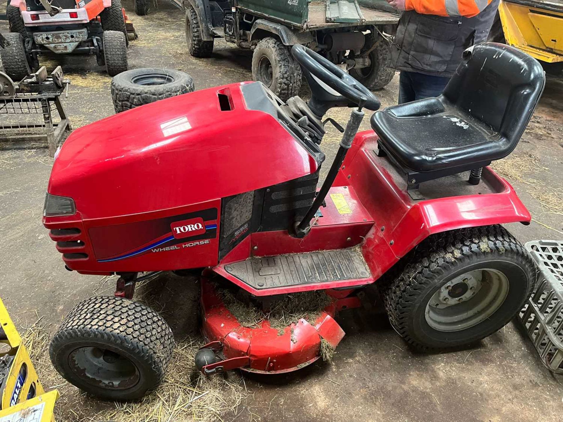 Toro Wheel Horse Mower (low hours) runs and cuts well, mulcher deck (No VAT) (Located in Brandon) ( - Image 10 of 12