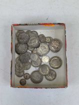 A collection of British coinage to include George V half crowns