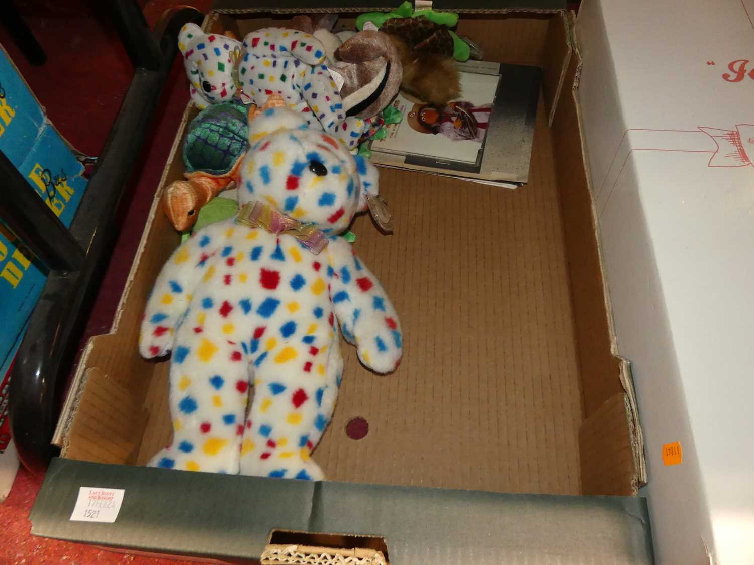 A large quantity of plush toys to include boxed Steiff teddy bear, mixed modern issue bears, Beany - Image 7 of 8