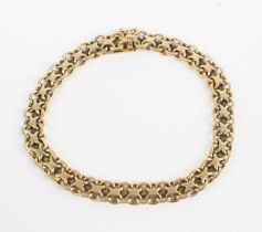 A continental 18ct gold flatlink bracelet, stamped 750, 18.2g, 18cm Clasp works well.No apparent