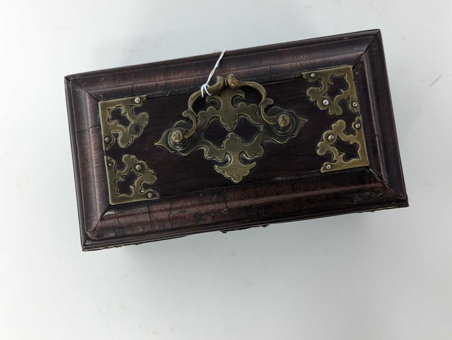 A Georgian rosewood and brass mounted tea caddy, having an ogee lid, w.25cm - Image 2 of 6