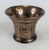 An antique bronze mortar, h.8.5cm