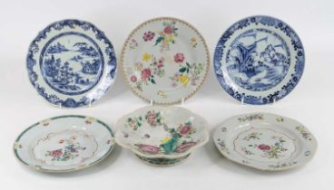 A collection of five Chinese porcelain plates, 18th century, including undergalze blue and famille