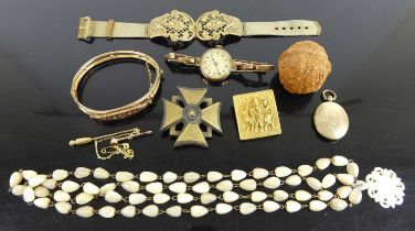 Assorted costume jewellery, to include Edwardian gilt metal hinged bangle, early 20th century lady's