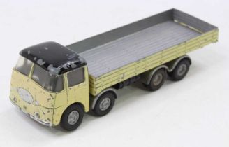 Spot-On Triang ERF 68G with flat float and sides, in yellow body and silver hubs